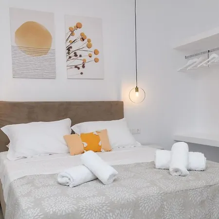 Sunny & Blue 2 Апартаменты Параспорос