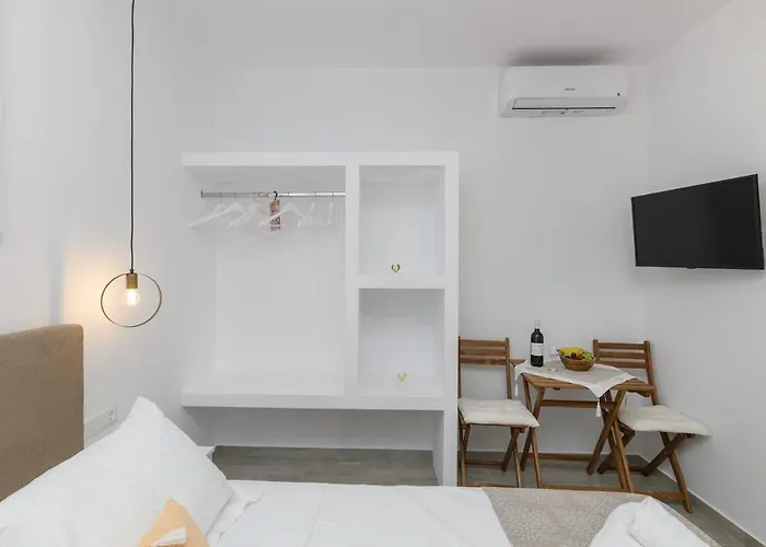 Sunny & Blue 2 Апартаменты Параспорос